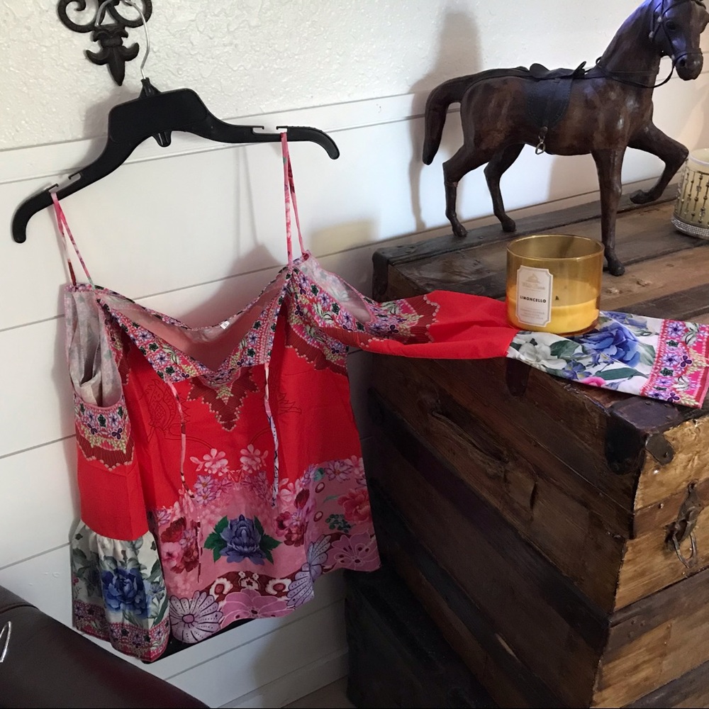 Multi color top
